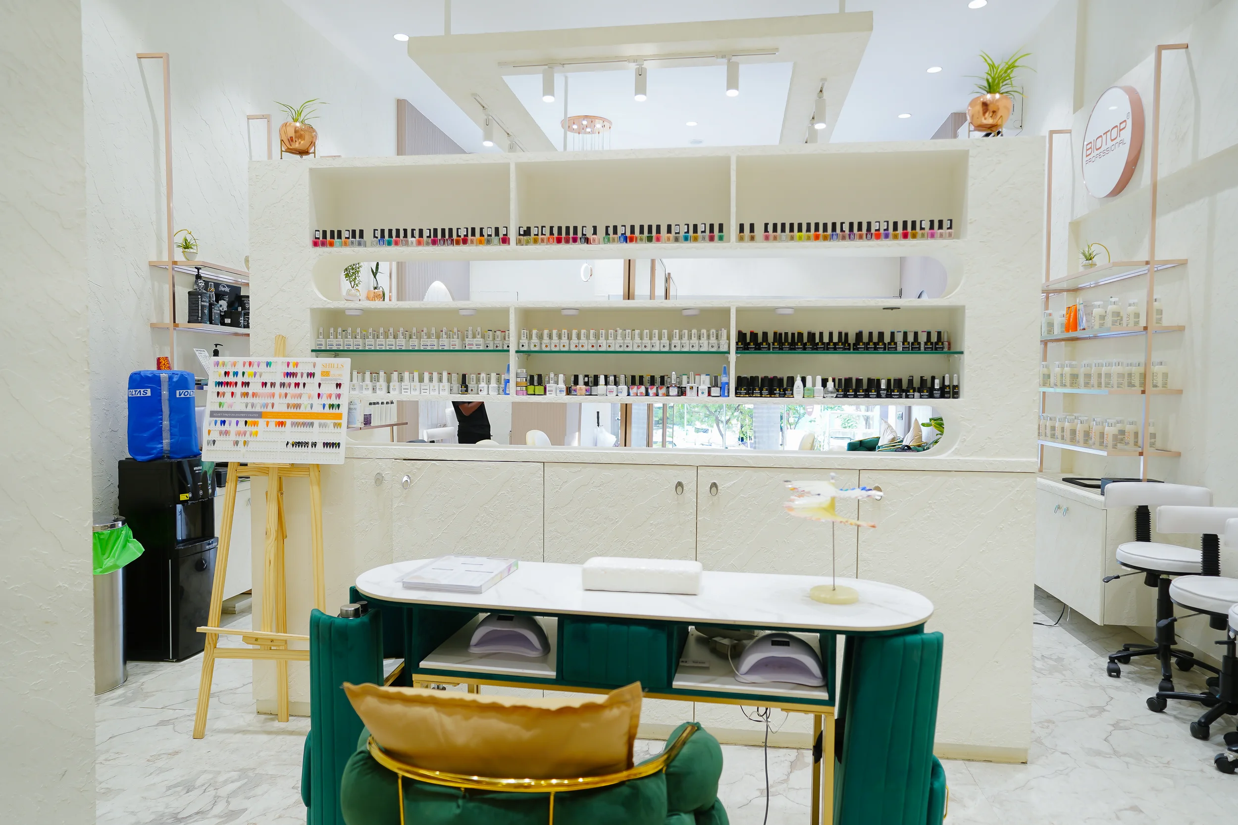 Ally 21 Salon Ally 21 Baner Storefront