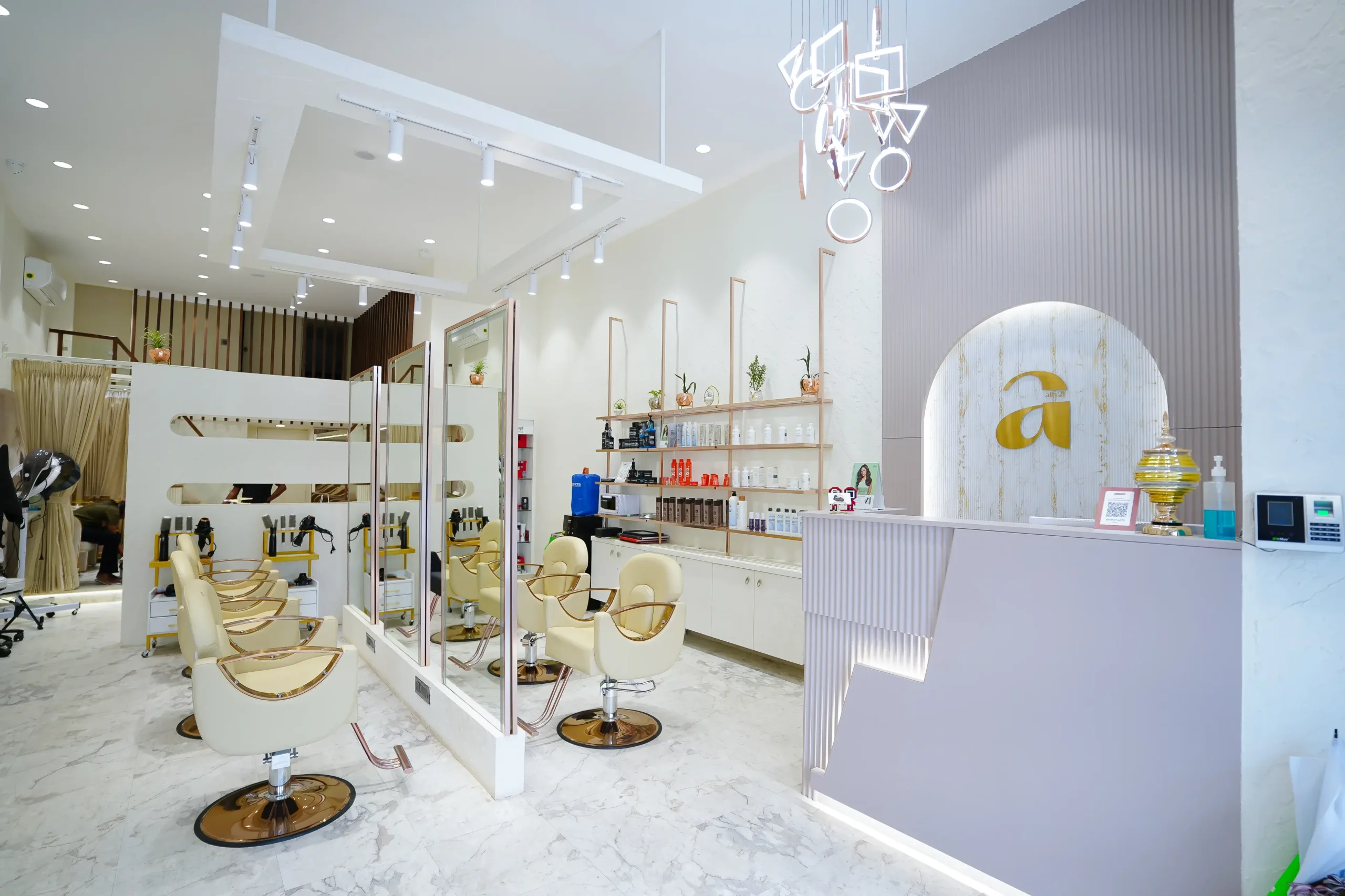 Ally-21-salon-interior