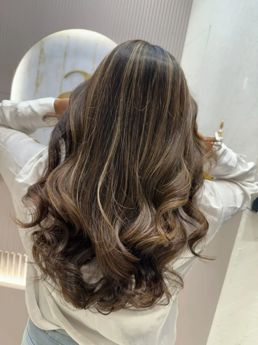 Ally-21-Hair-color-1.webp
