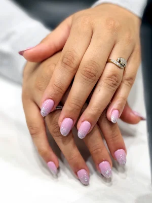 Gliter-nails-edited-scaled.webp Gliter-nails-edited-scaled.webp